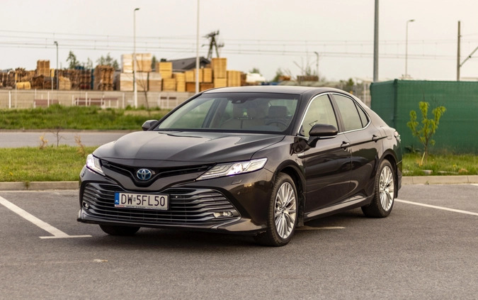 Toyota Camry cena 96900 przebieg: 174000, rok produkcji 2019 z Wrocław małe 781